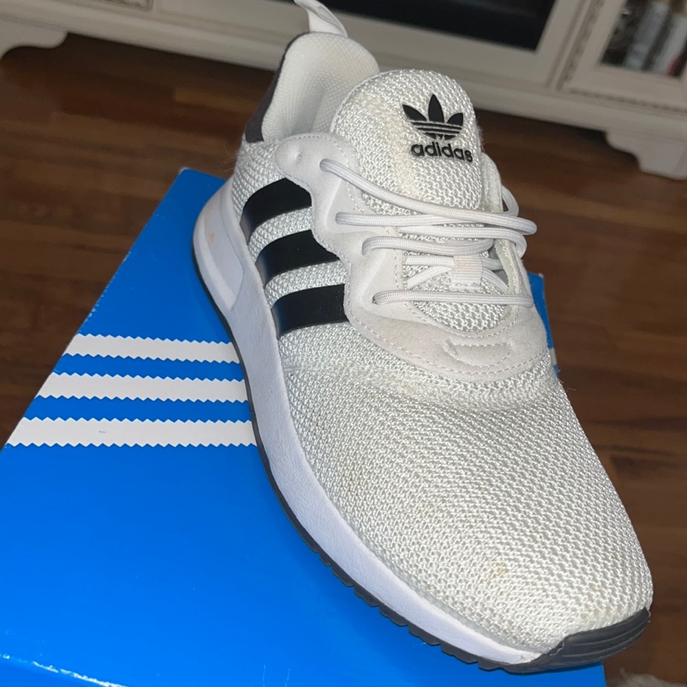 Adidas Sneakers